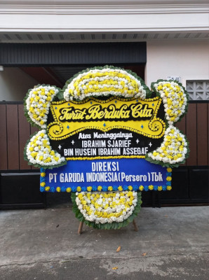 Papan Bunga Duka di Weru